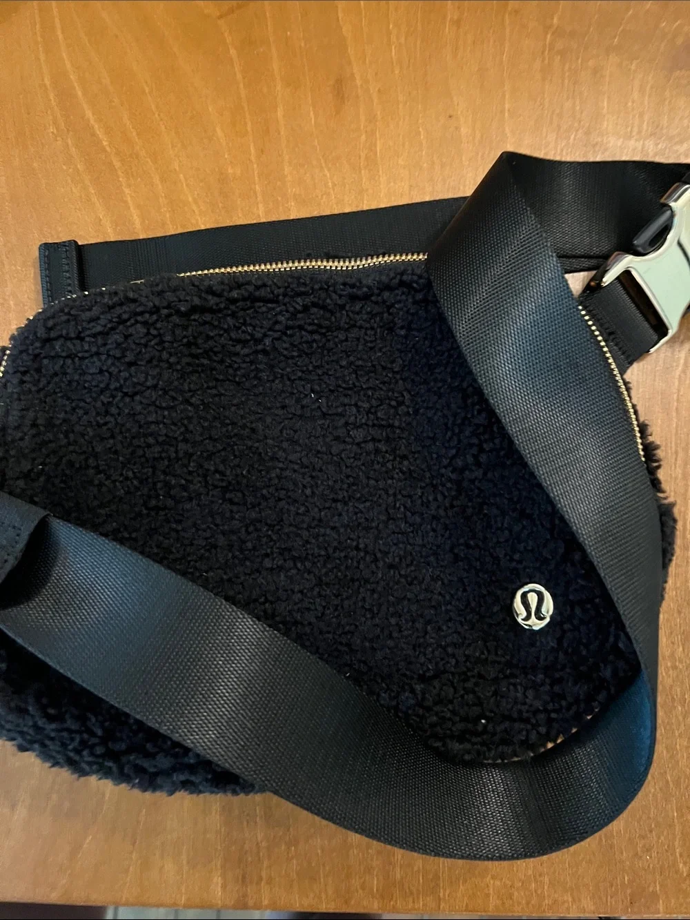 Lululemon Black Sherpa Fleece Belt Bag Gold Hardware 2L EUC